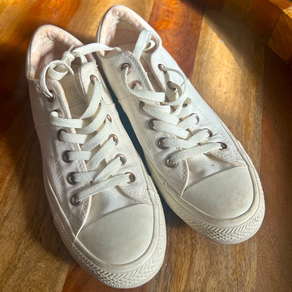 Converse Sneakers Cream